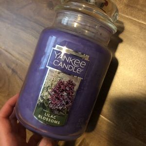Yankee Large Jar Candle 22oz Lilac Blosoms